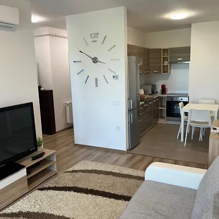Leza Apartman Nyiregyhaza Exterior photo