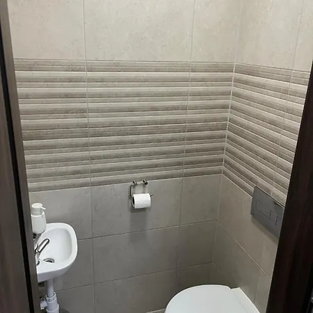 Leza Apartman Nyiregyhaza Exterior photo