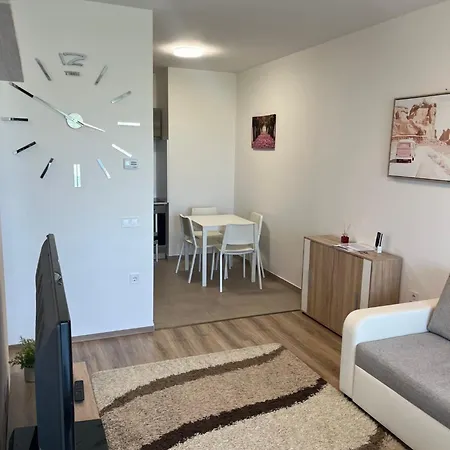 Leza Apartman Nyiregyhaza Exterior photo